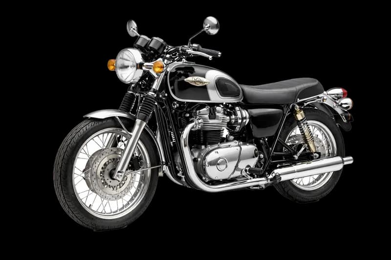 Moto Clássica Preto e Cromado Estilo Retrô PNG fundo transparente