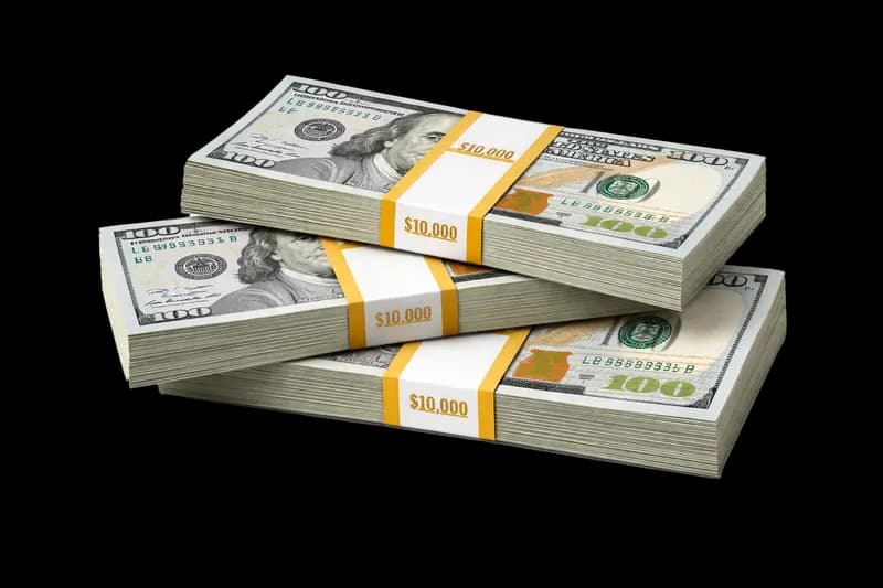 Pilhas de 100 dólares amarradas com valor de $10.000 PNG fundo transparente